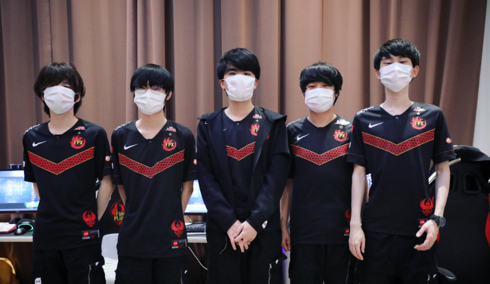 爱游戏赛事直播 C罗巅峰对决，Doinb与70激战IG分钟，赛事规则更新胜负难料！